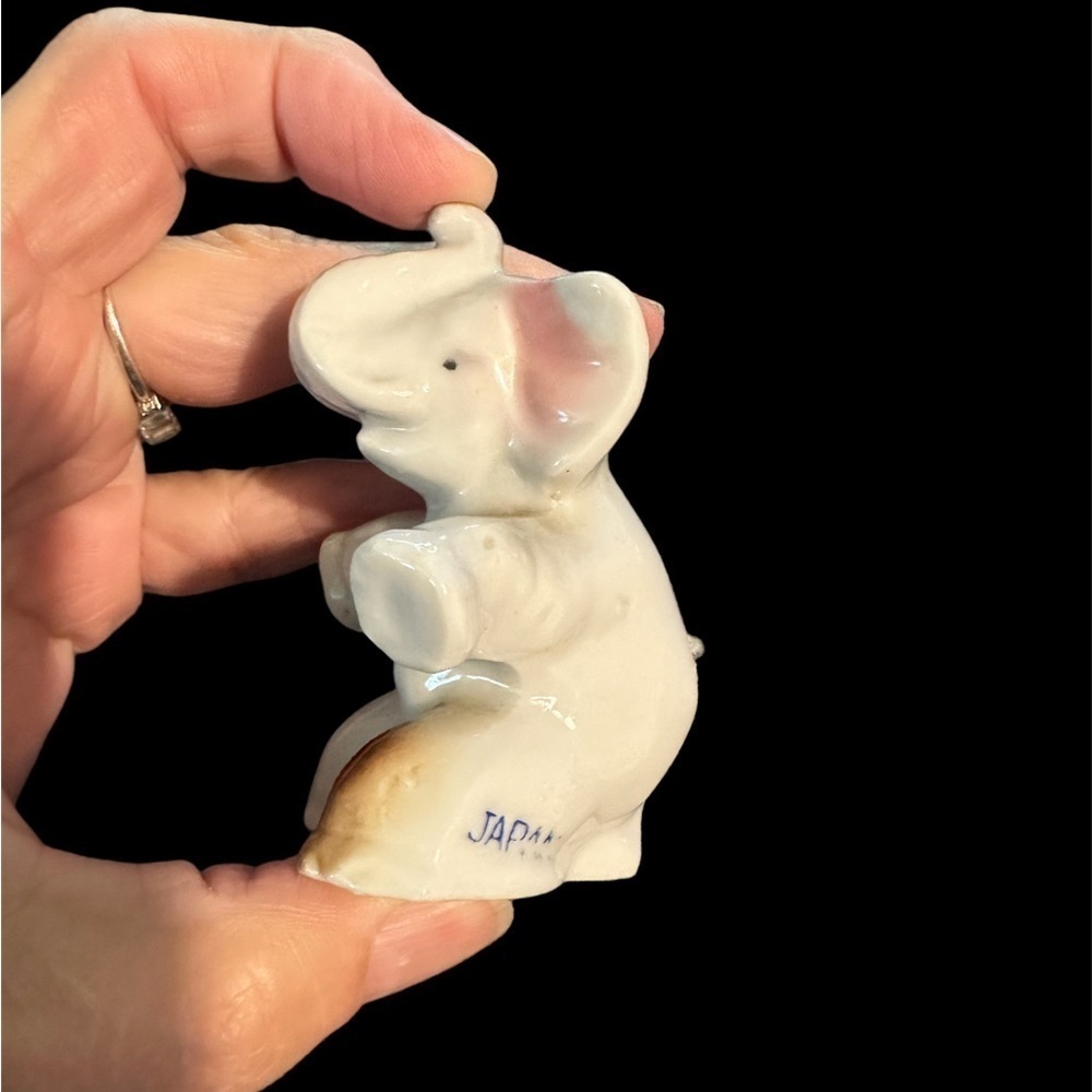 VINTAGE Adorable Elephant Ceramic Figurine Japan